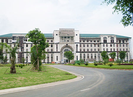 Những “độc chiêu” câu thí sinh: Tặng laptop, tặng cả… điểm