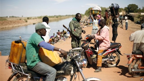 Mali: Thành phố tái chiếm từ tay phe nổi dậy yên tĩnh trở lại
