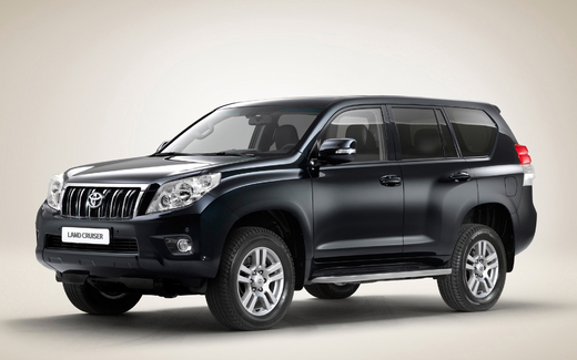 EVN lỗ đậm nhưng vẫn chơi sang