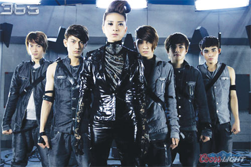 Ca sĩ đua làm video clip