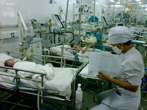 Khó ngăn dịch vì... dân nhập cư đông (?!)