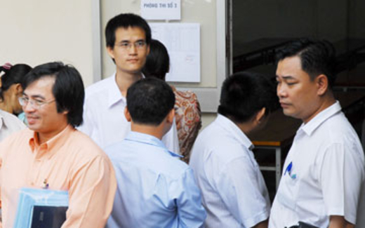 Tham nhũng qua “nhóm thân hữu”