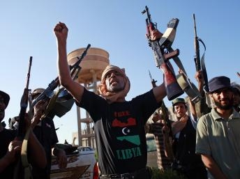 Vào lúc chế độ Kadhafi sắp đổ,Trung Quốc vẫn rao bán vũ khí cho Libya