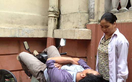 Sống “tầm gửi” ở bệnh viện