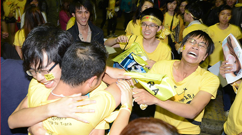 Vì cuộc đời vẫn cần nước mắt