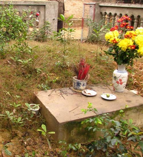 Bí ẩn bài thơ trong "phần mộ Đề Thám"