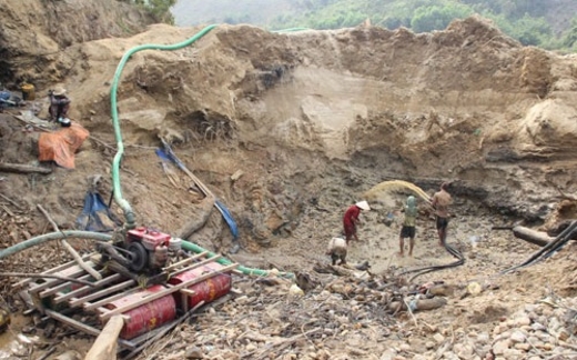 Muốn tìm tham nhũng, phải hỏi địa phương