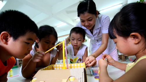 Giáo viên mầm non sẵn sàng... nhảy!