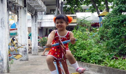 Thu nhập chục triệu không đủ nuôi con ở Thủ đô