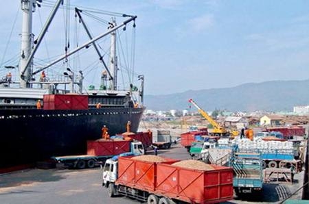 Nhập siêu: Trách nhiệm và năng lực quản lý cũng" siêu"