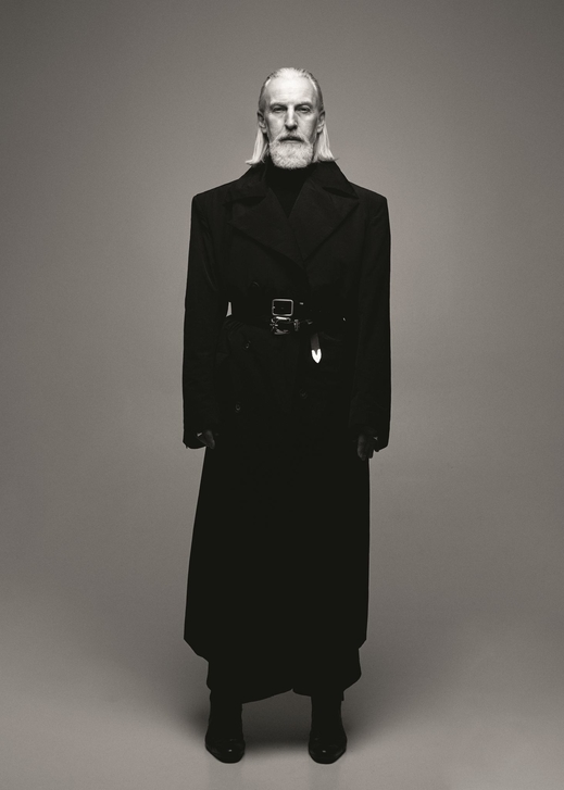 ‘58 tuổi vẫn gợi cảm được’, mẫu nam Robert Kupisz kể chuyện nghề mốt tuổi xế chiều