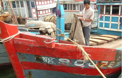 Tàu của ngư dân Lý Sơn lại bị đánh cướp