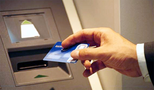 ATM: Thiếu thốn và lãng phí