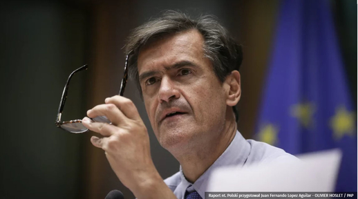 Ủy ban tự do của Quốc hội Châu Âu đã thông qua bản báo cáo về tình trạng tuân thủ luật pháp ở Ba Lan. Các đại biểu quốc hội châu Âu đã nói về „các chứng cớ không thể bác bỏ" về việc vi phạm.