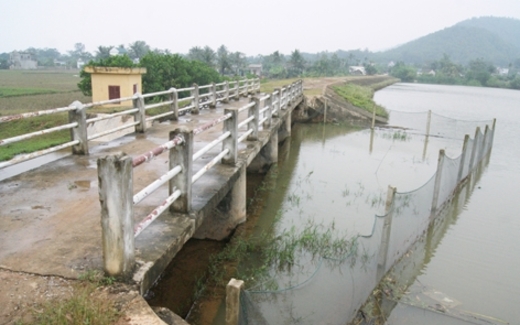 Thiên tai lộ nhân tai từ những 'quả bom nước'