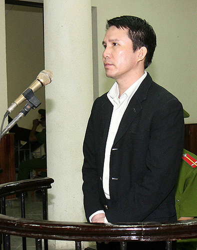 "Tuyên truyền chống Nhà nước" 3 bị cáo cùng lãnh án tù