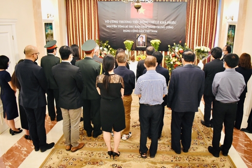 Lễ viếng nguyên Tổng bí thư Lê Khả Phiêu tại Ba Lan.