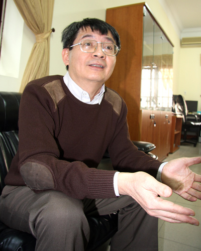 Viện trưởng Viện Toán học: "Thầy đã nhận tiền của trò thì..."