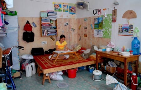 Bộ Giáo dục đau đầu với bệnh lạm thu kinh niên