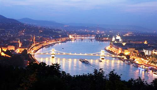 Đến Budapest thăm cầu Xích