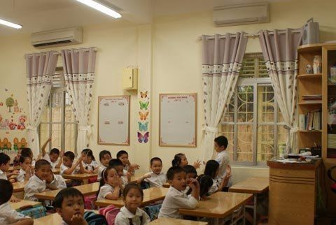 Đẳng cấp 'xuống đường' và khóa môi kiểu 'đầu đường'