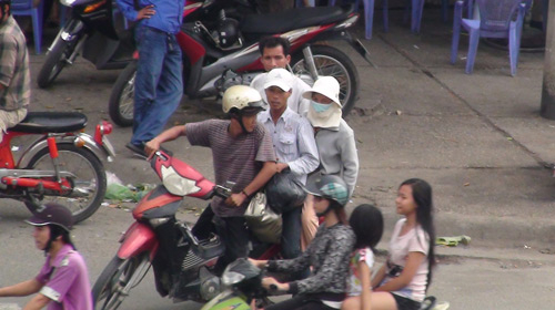 “Cò” lộng hành bến xe miền Tây