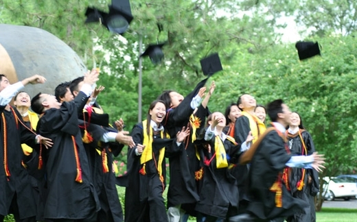 Hàng ế, cứ sản xuất để... ế tiếp?