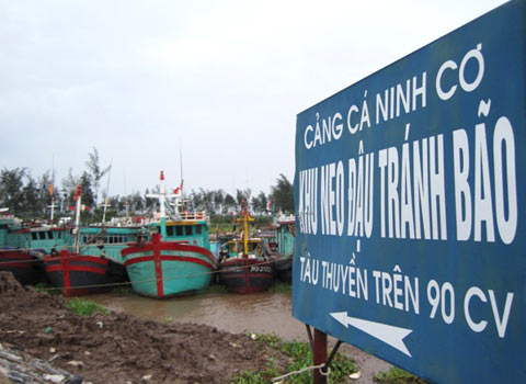 Chiều tối 17/7 bão đổ vào đất liền