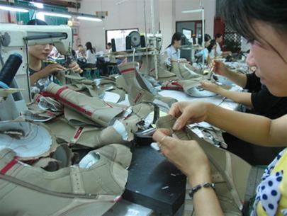 VN không đủ khả năng để bán phá giá giầy mũ da