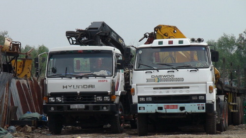 Xe “ma” mang biển số đỏ