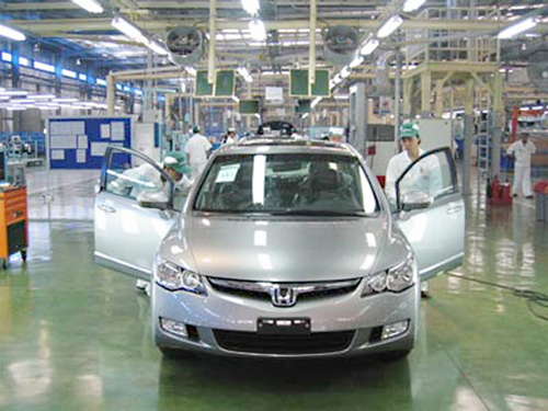 Sẽ còn bao nhiêu đại gia ôtô ngoại “đậu” lại Việt Nam?