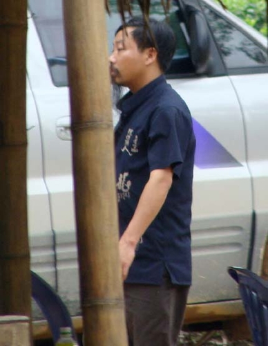 Vì sao chúng ta tin vào lang băm, “người giời”?