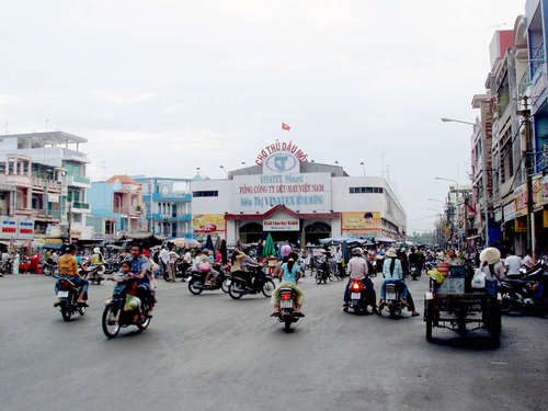 Giảm nghèo để… lên thành phố