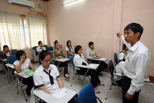 Lỗ hổng miễn học phí sư phạm