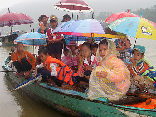 Những bến đò rình rập tai họa