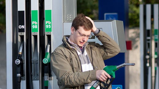 Gazole hay Senza Piombo – khi đi xe ô tô ở nước ngoài đừng đổ nhầm xăng, dầu!