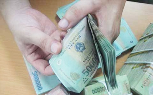 Kêu khó khăn, lãnh đạo tập đoàn vẫn thu tiền tỷ