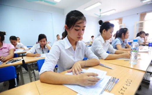 Thi văn trong trường phổ thông, ĐH-CĐ: Đề “mở ép”, bài thi “thảm họa”