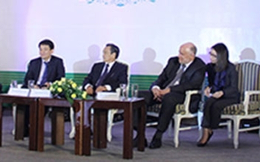 Ngân hàng cầu cứu khách hàng nhỏ lẻ