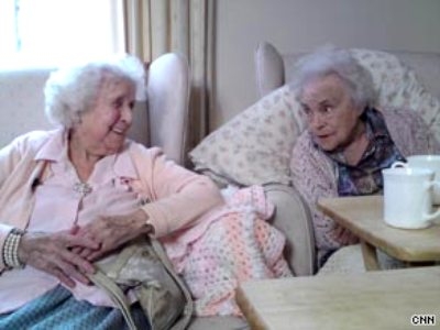 Cụ bà 104 tuổi tạo “cơn sốt” trên Twitter