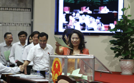 Vì sao quan chức hành pháp có tín nhiệm thấp?