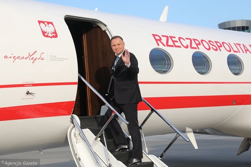 Chuyến thăm Nhà Trắng của ông Andrzej Duda gây bức xúc ở bên kia bờ đại dương. Ai sẽ được lợi?