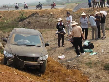 “Nghi án” truy sát bằng súng trên đường Láng- Hòa Lạc