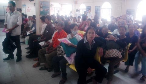 Nghịch lý: Nhiều bệnh viện thích… quá tải!