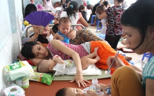 'Công sở thì sang, bệnh viện thì chật'