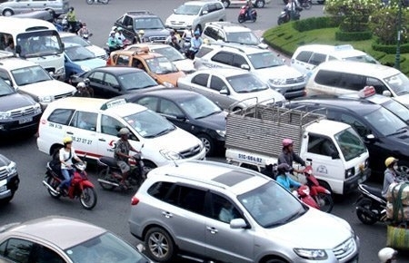 'Bác' đòi hỏi giảm thuế, phí ôtô
