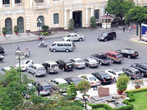 Chung cư, khu đô thị mới “đói” chỗ để xe