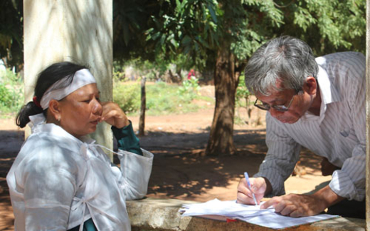 Chết dồn dập nghi do ngộ độc rượu