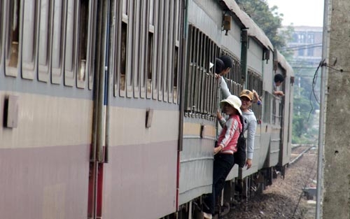 Nhọc nhằn “nghề” nhảy tàu