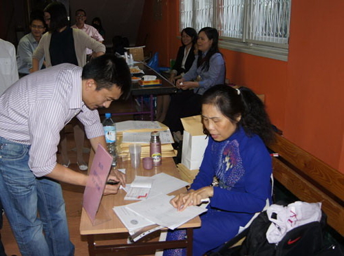 Trường tiếng Việt Lạc Long Quân khai giảng năm học mới 2011